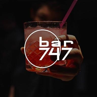 Bar 747 live