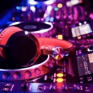Utuana FM live